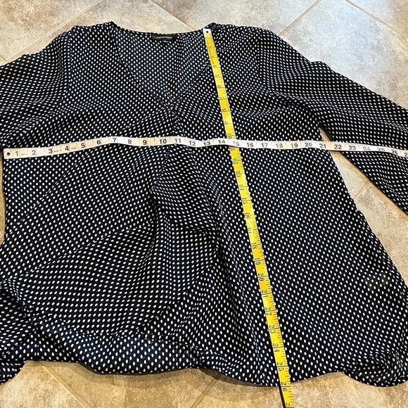 NEW Spense Semi Sheer Relaxed Fit Dot Blouse V Neck Blue White Large Pullover - Picture 4 of 9